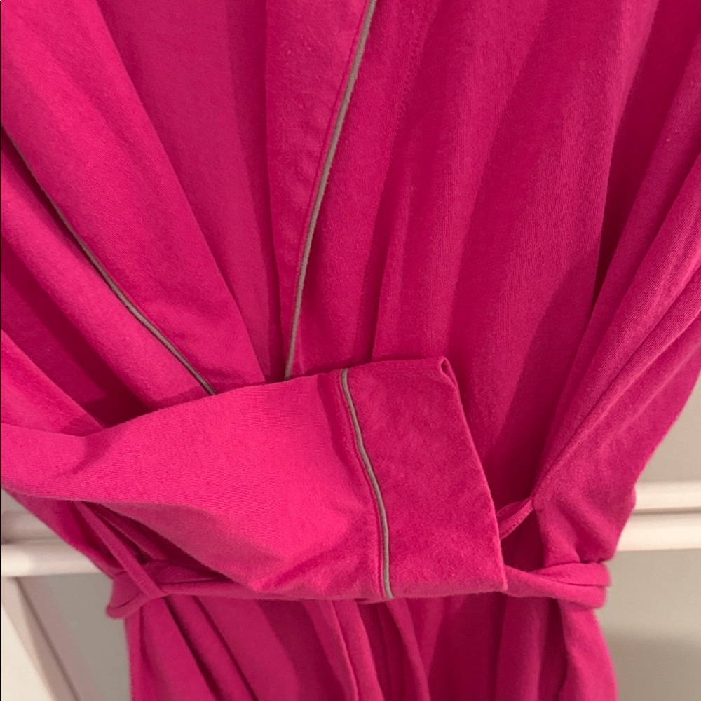 Victoria's Secret Fuchsia Robe - Picture 4 of 6